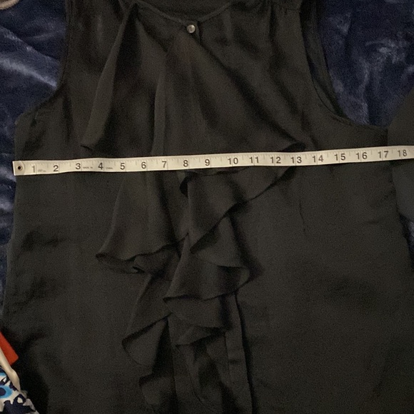 🥭 (4 for $15) GAP black lightweight blouse - Picture 4 of 7